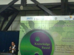 prof-jann-hidajat-berikan-kuliah-umum-ekonomi-berbasis-pengetahuan
