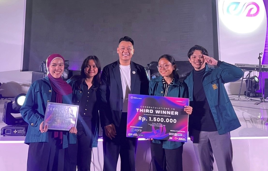riset-mendalam-dan-strategi-unik-rahasia-juara-tim-rizzpek-di-entrepreneur-day-2025