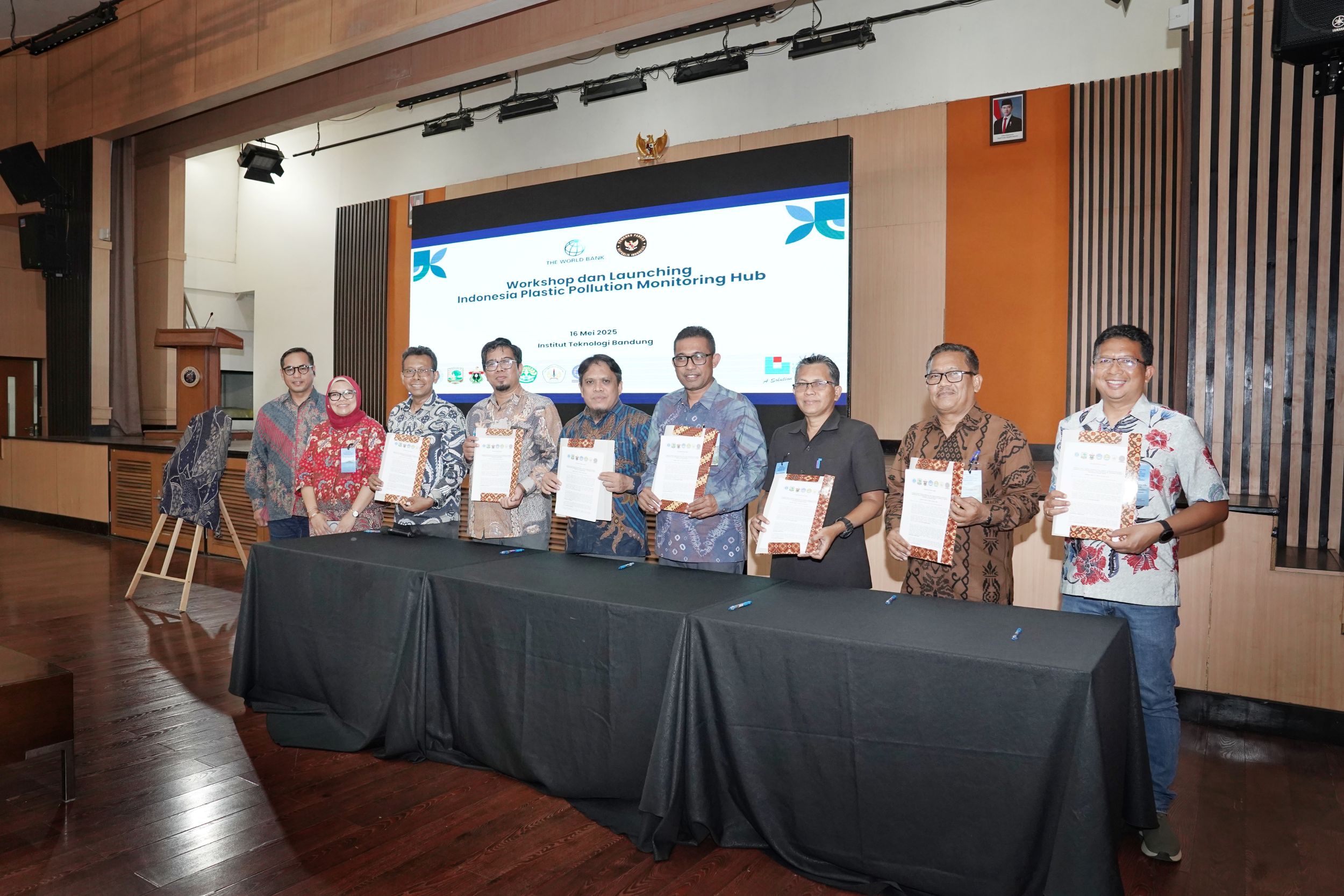 indonesia-plastic-pollution-hub-launched-at-itb-monitoring-plastic-pollution-through-technology