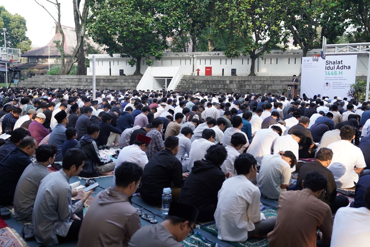ribuan-jemaah-laksanakan-salat-iduladha-1446-h-di-itb-kampus-ganesha