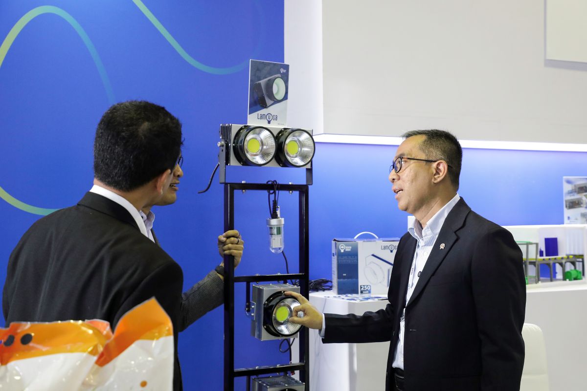 day-two-of-ksti-2025-minister-brian-yuliarto-affirms-science-and-technology-as-pillars-of-indonesias-economic-leap