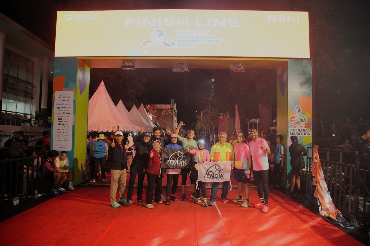 kolaborasi-tendik-itb-dari-kantor-ke-lintasan-lari-tuntaskan-180-km-wondr-ultra-marathon-2025