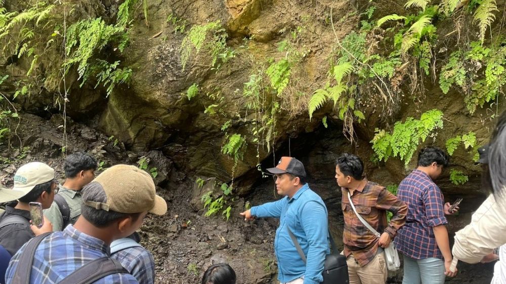 itb-mining-engineering-students-gain-hands-on-experience-at-karangsambung-field-camp