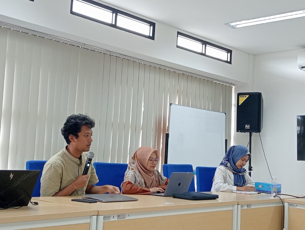 department-of-oceanography-itb-holds-handover-ceremony-of-spectrophotometer-and-workshop-as-part-of-pkkb-2025