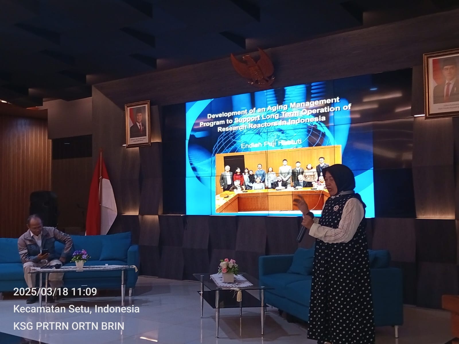 oldest-doctoral-graduate-of-itb-april-2026-endiah-puji-hastuti-proves-that-the-spirit-of-learning-knows-no-age