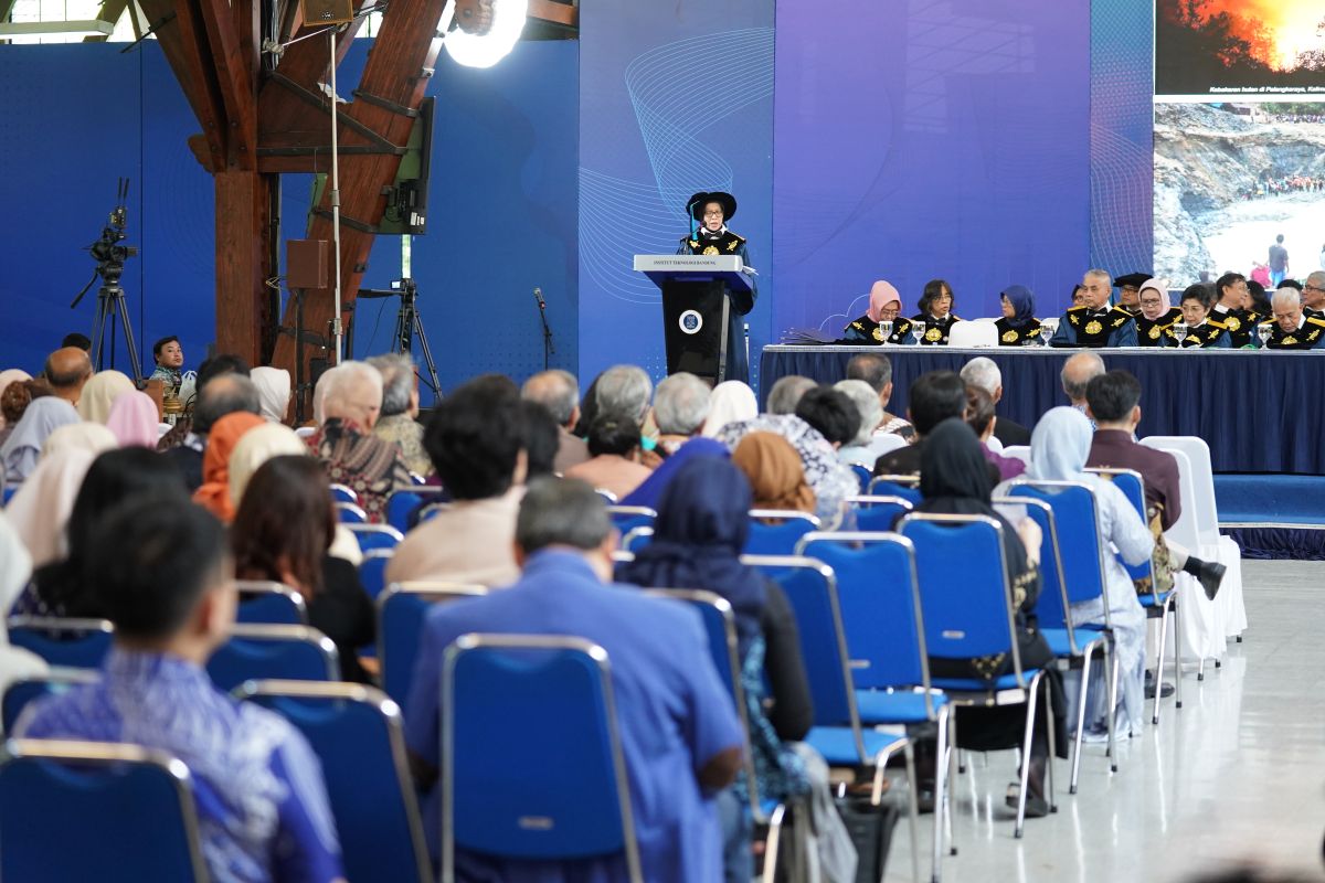 scientific-oration-of-prof-katharina-oginawati-highlights-the-importance-of-environmental-risk-mitigation-for-public-health