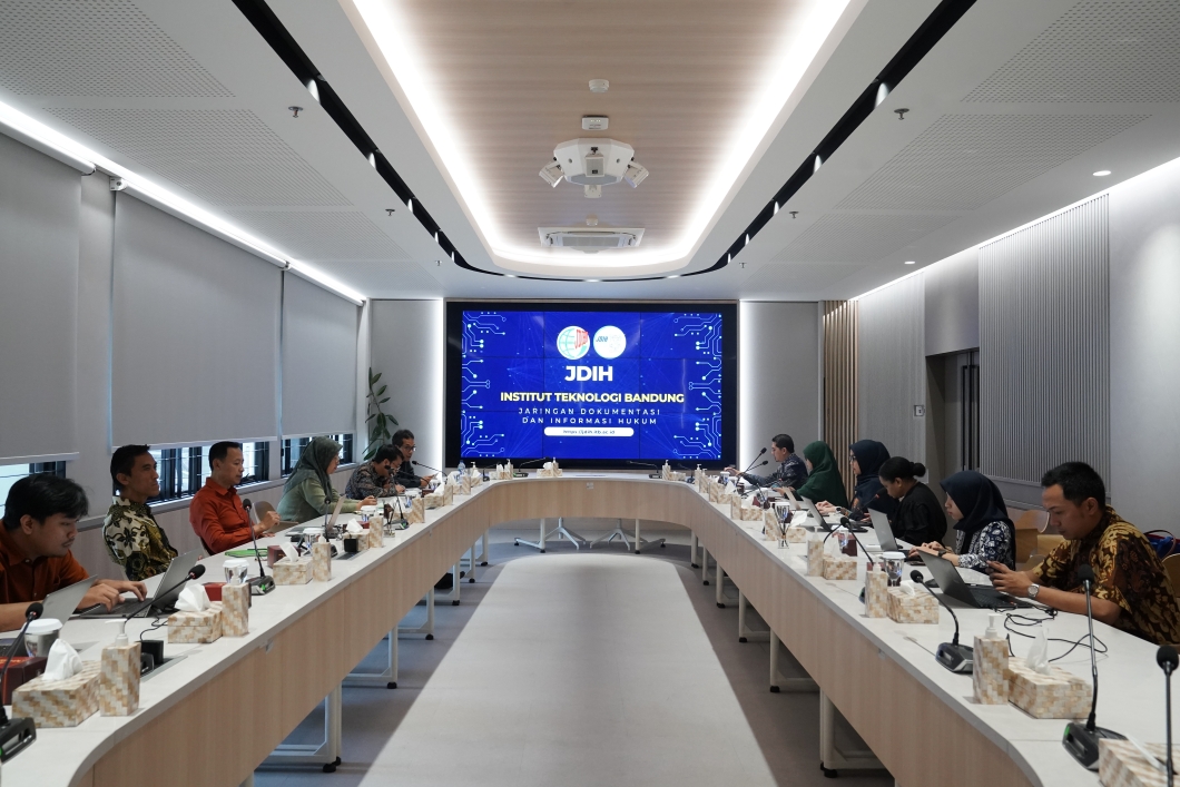 visit-of-the-ministry-of-communication-and-digital-affairs-legal-documentation-and-information-network-team-to-itb-discussing-effective-legal-information-governance
