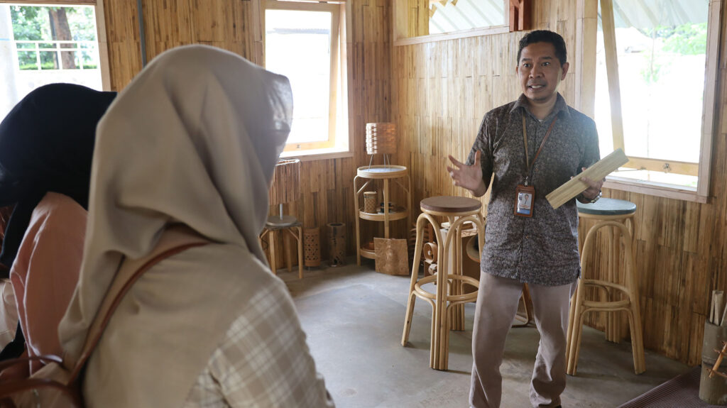 itb-researchers-develop-earthquake-resistant-modular-bamboo-houses-through-community-empowerment