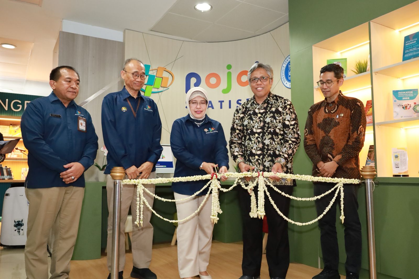 itb-dan-bps-resmikan-pojok-statistik-dorong-literasi-data-dan-riset-berbasis-sains