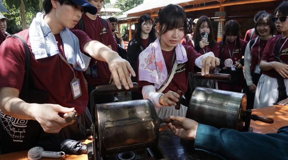 itb-and-nagoya-university-collaboration-brings-academic-and-cultural-experience-to-mekarlaksana-village