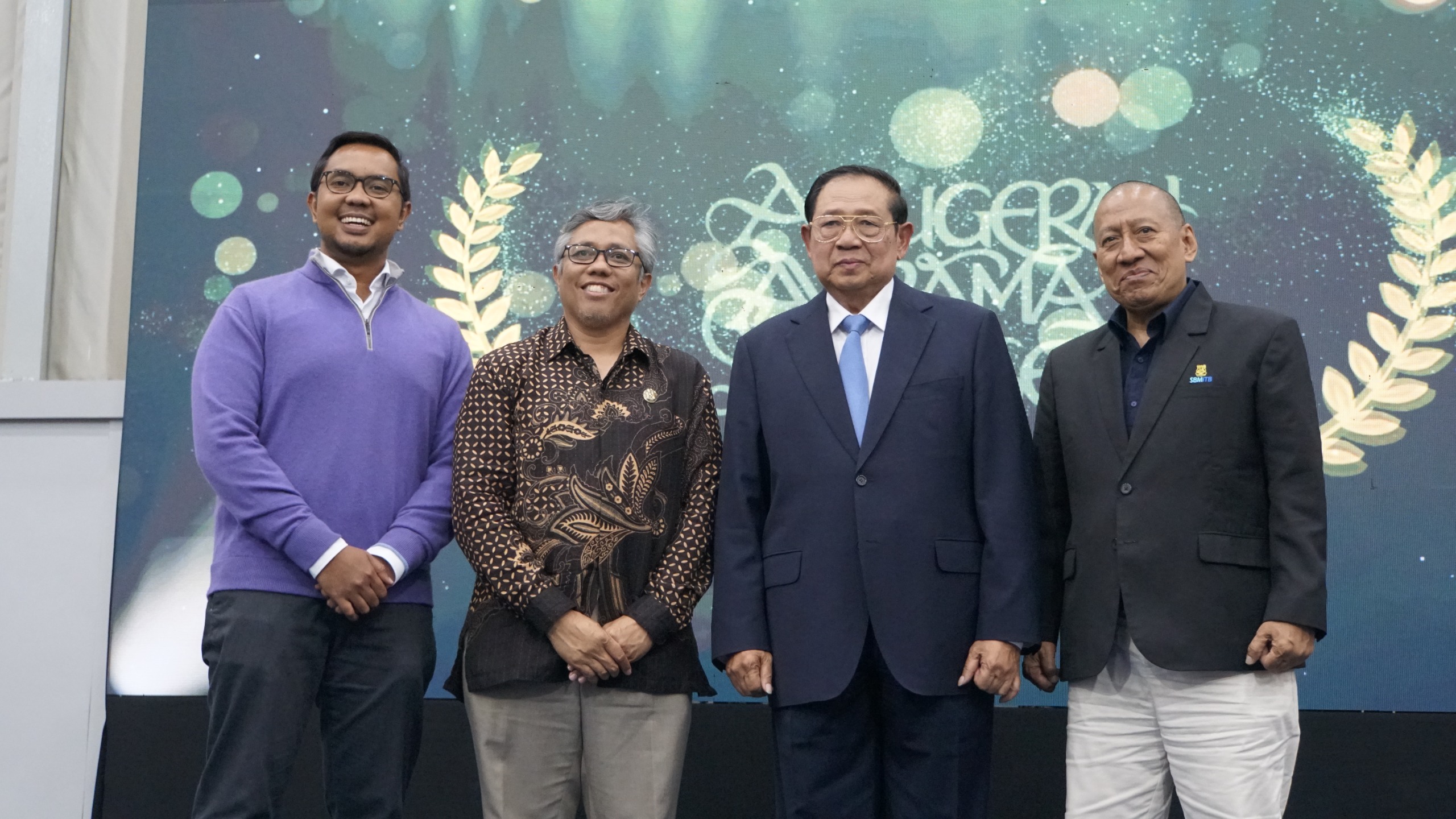 sbm-itb-anugerahkan-lifetime-achievement-award-kepada-sby