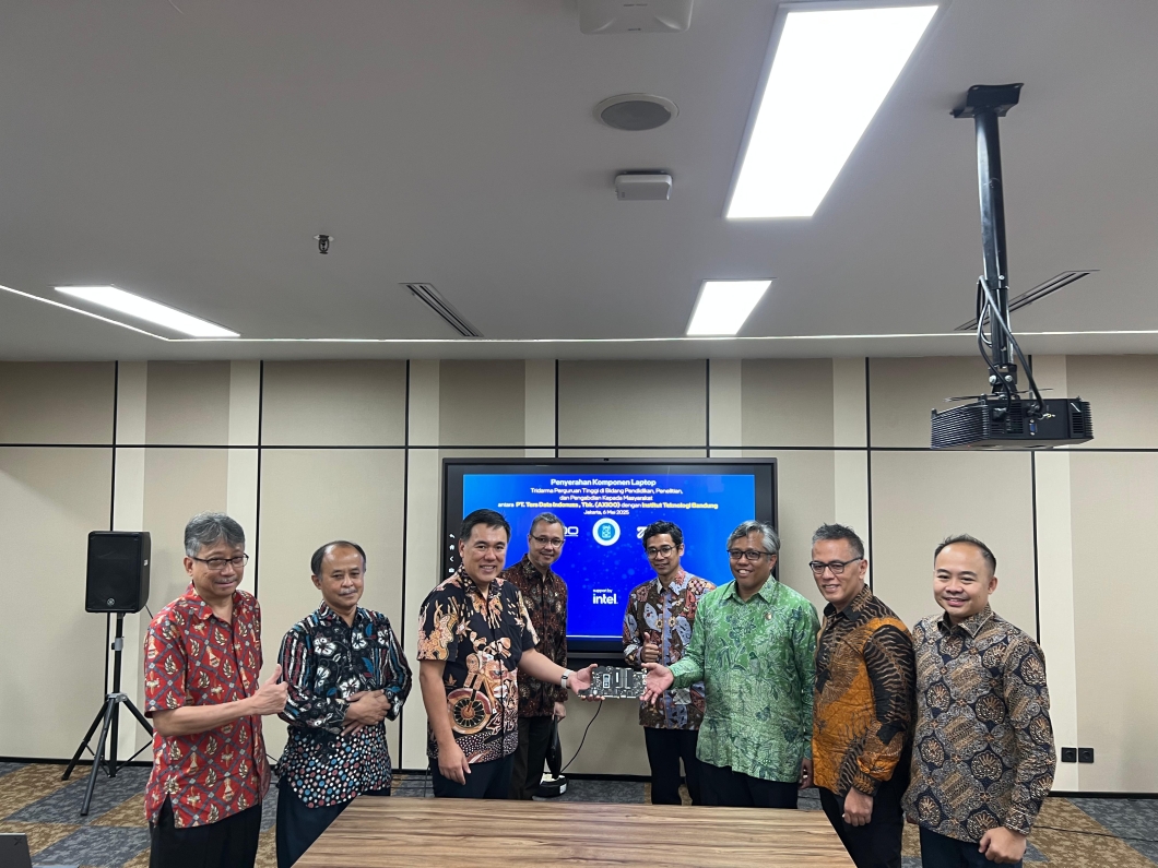 laptop-merah-putih-itb-axioo-and-intel-collaborate-for-national-technology-independence