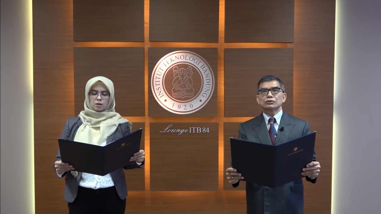302-wisudawan-juli-2020-mengikuti-pengambilan-sumpah-insinyur