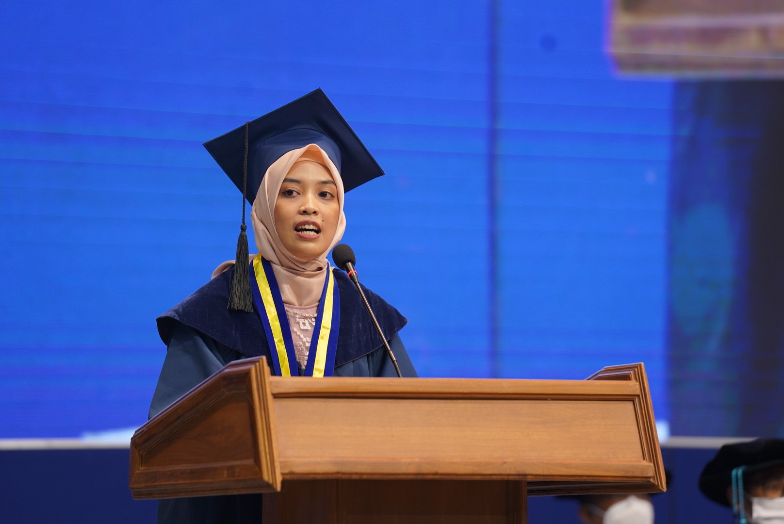 lavita-nuraviana-rizalputri-lulusan-pertama-prodi-magister-teknologi-nano-itb