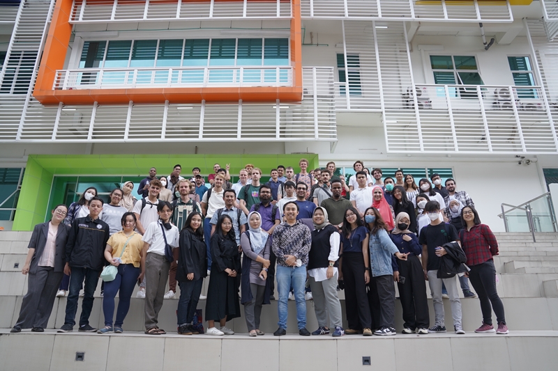 antusiasme-mahasiswa-internasional-itb-dalam-tur-kampus-ganesha