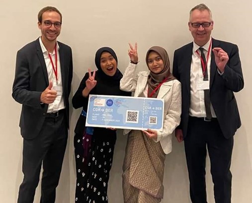 ide-membuat-pembalut-ramah-lingkungan-mahasiswa-itb-juara-lomba-falling-walls-lab-indonesia-2022