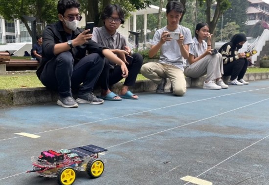 mahasiswa-fti-itb-uji-lapangan-pembuatan-miniatur-mobil-dengan-energi-alternatif
