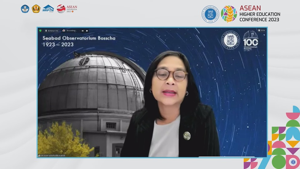 rektor-itb-sampaikan-pentingnya-menjaga-relevansi-pendidikan-tinggi-di-era-digital-dalam-ahec-2023