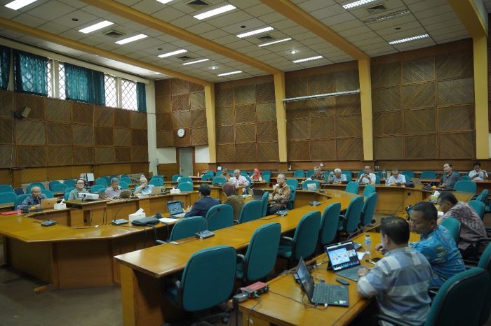 menuju-pemilu-2024-forum-guru-besar-itb-beri-sumbangsih-pikiran-terkait-tantangan-dan-peluang-indonesia-emas-2045