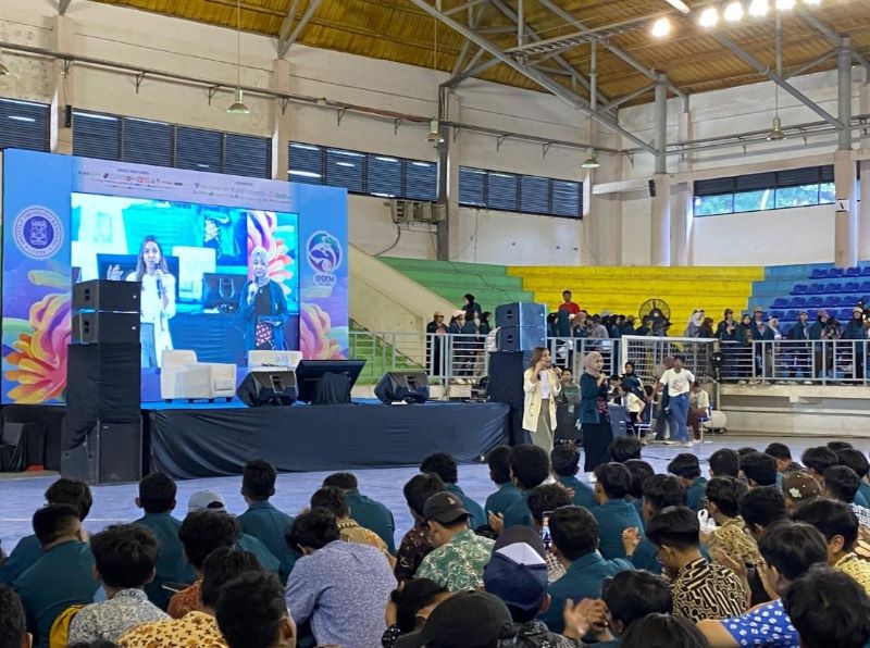 najwa-shihab-ajak-maba-itb-2024-untuk-peka-dan-peduli-kondisi-bangsa-indonesia